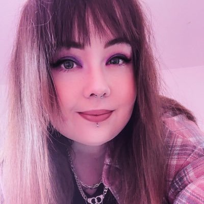 28 || She/Her 🏳️🌈 || Twitch Streamer & Game Tester || Musician || UK || #SillyBoiCrew #Flotilla || 📩 viciousabbie@gmail.com