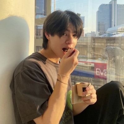 แค่ได้เห็นศิลปินที่รักมีความสุข แค่นี้ก็สุขใจล่ะป้ะ