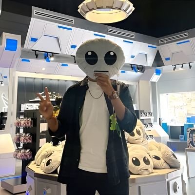 rxshabhjain's profile picture. i let my intrusive thoughts win
