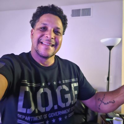 hgonza26's profile picture. Life is Good