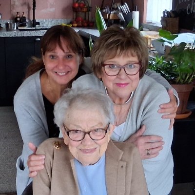 BooghMarloes's profile picture. Komt uit Gouda,  20 jaar wonend in Friesland  aan de zeedijk/Waddenkust. Gewerkt in Erasmus MC en Sionsberg Dokkum. Mantelzorger voor moeder. Pro Israel. Ajax.