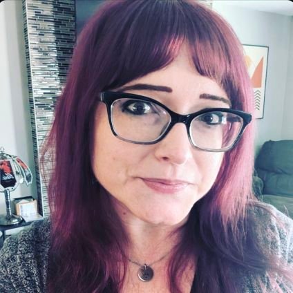 Copy editor by day. Independent radio DJ by night. Spooky mom 24/7. #actuallyautistic *Opinions are my own*