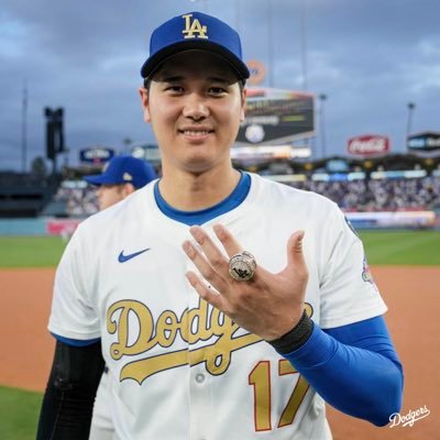 ロサンゼルス・ドジャースの野球選手。エムブイピーを2回受賞。ワールドシリーズ優勝者。デコイの父。
