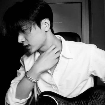 ਏ 🖤 ࣮ ֺ 〇⃟✿͠fill your life with confidence in yourself