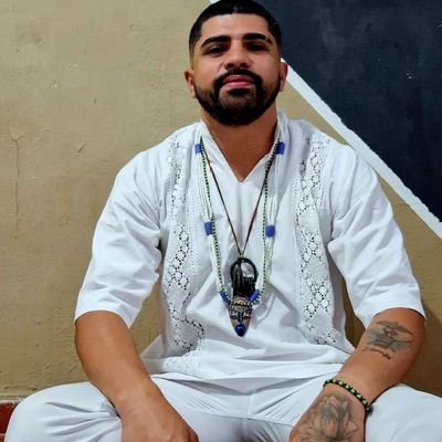 🟢Consultas com Jogo de Búzios
(Eríndilogún)
🟤Seguidor de Orunmilá e os Versos de Ifá.