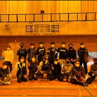 宮崎大学バドミントンサークルのすまっしゅです! 毎週月曜、土曜に体育館でしてます! 興味がある人は参加してね
