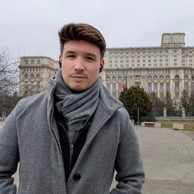 Ingeniero informático. Aquí política y otros desvaríos. De Asturias y en Madrid.