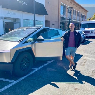 Matthewwulff4's profile picture. • ex-tesla who led one of the largest Vision-Guided Robotics efforts • Building an AI-powered loss prevention system • First company at 16