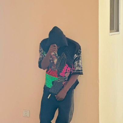 Night__Empire's profile picture. Never look down on little ones 😔