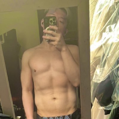 no_where_ever's profile picture. top #台北 #中文 #日本語 #English #廢帳 clichés INTP  我雖然是一個很懶得交朋友的人，但是如果真的有什麼煩惱過不去的，有看到這段話的，都歡迎來跟我聊聊