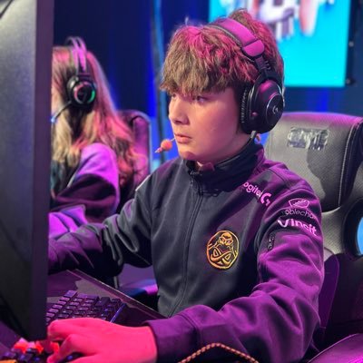 • Fortnite Pro Player for @ENCE • FPS YOUNG BEAST • +1.2M RRSS • Contact: tozeo@suppagency.gg #EZ4ENCE #EZ4TOZEO