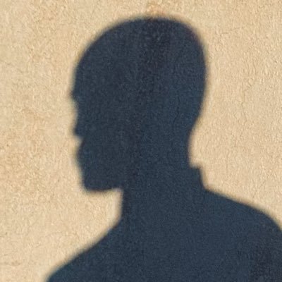 «الظُروف تُشكِّل المرء، والمرء يُشكِّل الظُروف» الاحتياطي:@iElias_V || كَثيب:@DuneArabic