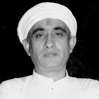 Social Activist! अगर तुम मुझे समझ नहीं सकते, तो यह मेरी ग़लती नहीं! मैं पानी की तरहां हूं!