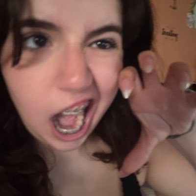 americainteen's profile picture. tweet tweet on the street