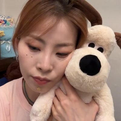 sygstr_e's profile picture. ★ — enhypen ᶻ 𝗓 𐰁 .ᐟ