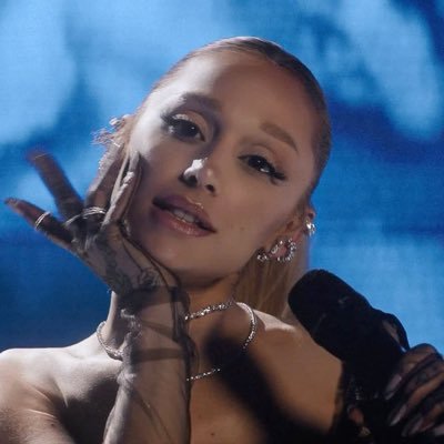 nya_hehe's profile picture. #1 pov stan!! @FrankiniCrave