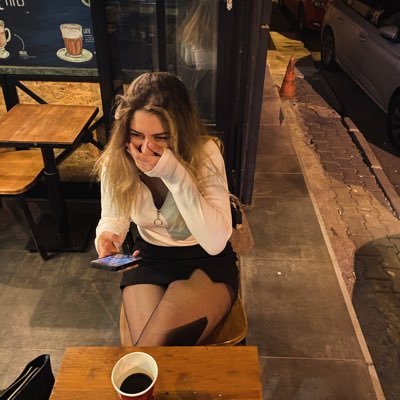 melwantstosay's profile picture. Bi'bakıp çıkıcam..