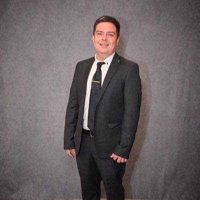 pichisl83's profile picture. Papa de Bruno 😍, San Lorenzano, amante de los  viajes de aventuras, profesor, abogado y notario público