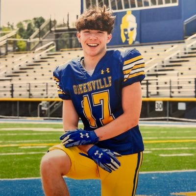 5’7 157Ibs CO28 RB/DE 3.5 GPA bench 190,deadlift 315 squat 405,clean 200.