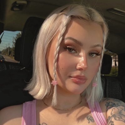 I'm just a girl who loves to be treated like a queen😻😉🥹, Love to hear your fantasies. Nothing is taboo, everything turns me on!😻🤤