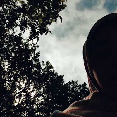 mahdiyehjahani_'s profile picture. پر از واژه‌ایم و تهی از نفس 💙🌱