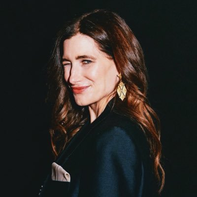 FAN ACC 🦋 dedicated to our fave golden globe nominated witch, kathryn hahn