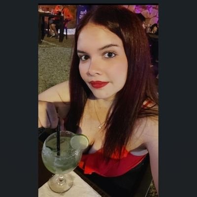LauraRo18072265's profile picture. Disfruta la vida que es muy corta, ámala, se feliz y siempre sonríe. Solo vive intensamente para ti y por ti ❤️