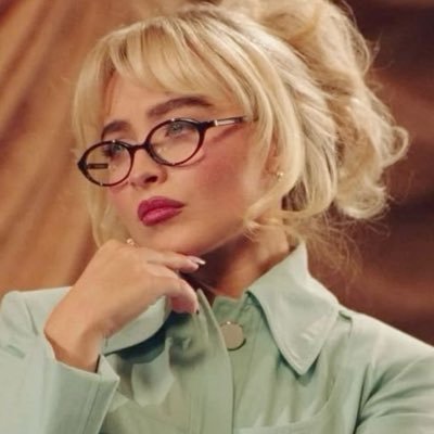 mandssversion's profile picture. welcome to my intrusive thoughts 🖤