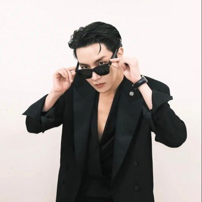 BTS PAVED THE WAY. in love with sophie ackermanپیج بیشتر دیفندره و من شات استریم نمیذارم ولی باور کنید استریم میزنم.