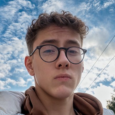 EspiiiiTv's profile picture. Laissez moi parler arabe.