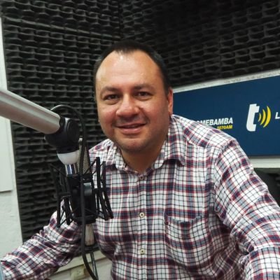 Cuencano. Periodista de noticias en La Voz del Tomebamba