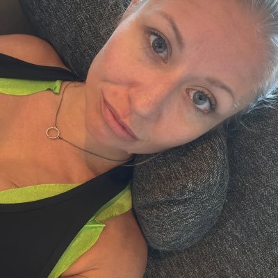 Evelyn44261J's profile picture. 