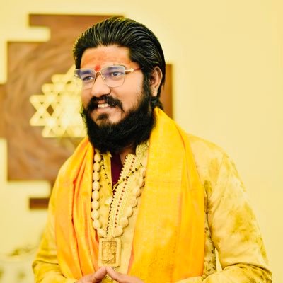 Young Spiritual Leader 🔱🚩 redefining truth with real insights of Sanatan Dharma | for Katha inquiries mail 📩 shrivinayakamfoundation@gmail.com
