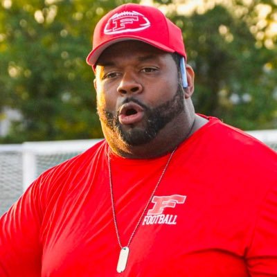 InTheTrench77's profile picture. ✝️ Hebrews 12:11 | FHS 🏈 HC 🤘🏾🔴⚪🤘🏾🧨💥