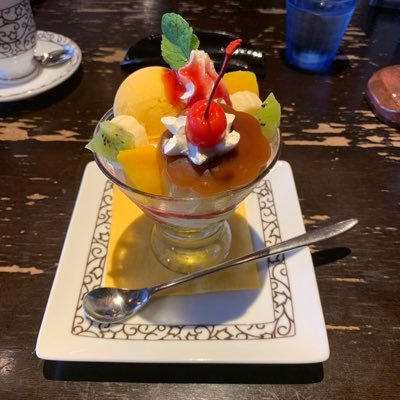 旅行とカラオケとボウリングが趣味のスィーツ男子。FIREを目指して資産運用を勉強中です。 https://t.co/RNw89IAllm