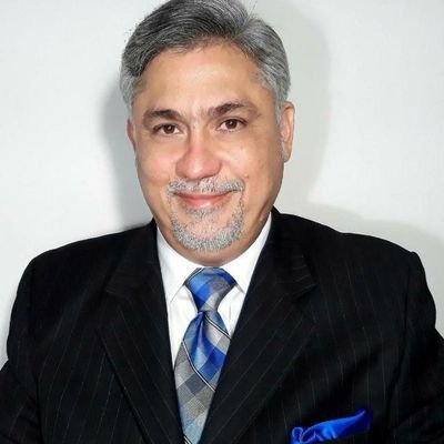 Abogado corporativo y tributario, provida católico, analista jurídico y político; anti-comunista, anti-masón y papá feliz.