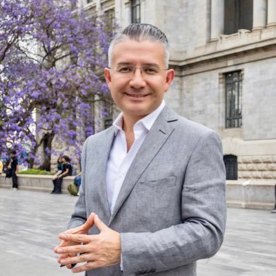 Roberto Fraga Profile