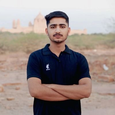 आत्मसम्मान खोकर जो भी चीज मिले, वो शोहरत तो दे सकती है, पर सुकून नहीं”🦅