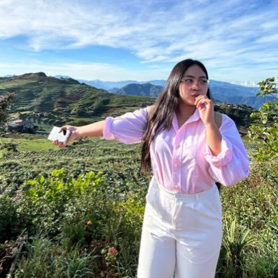 Gammybear23's profile picture. I want auroras and sad prose, 
I want to watch wisteria grow right on my bare feet 𖥸