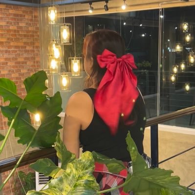 venussmileygal's profile picture. Lover of all things romantic. 💙 Join me in romanticizing life's little moments. 💃🏽✨