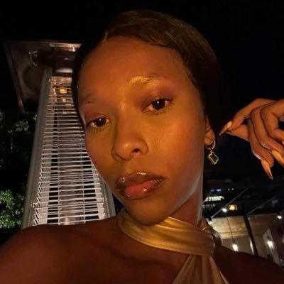 i love to code, read and write, got a tech blog - ByteBaddie