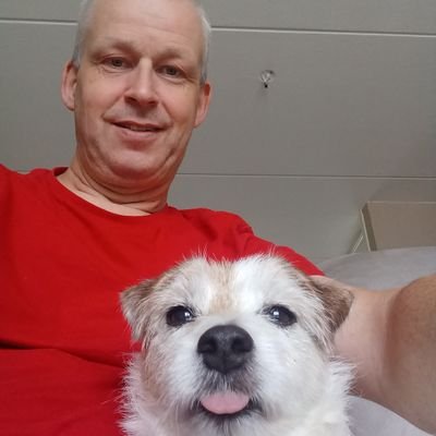 👊👊
Anti-woke, ongevaccineerd, Gezonde antipathie tegen linkse onzin,dierenvriend,F1,wandelen,legpuzzels.