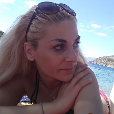 Taniaptrd1's profile picture. I’m a bright dot among millions of people@💎