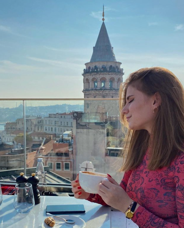 fatmaabdulla235's profile picture. 💕💕 #GT #GeriTakip 😊