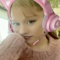 nia نيا (@w2stside) 's Twitter Profile