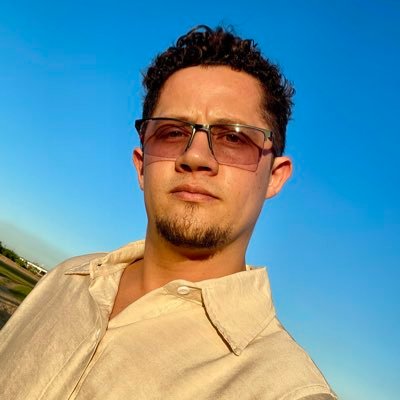 Eysemberth's profile picture. 30. Soy un loco con complejo de cuerdo, aunque a veces medio tarado.