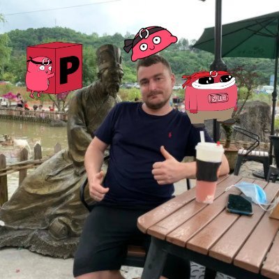 uiopdhs's profile picture. Play football I like swimming best.⚙️
