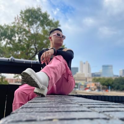 Love yourself 🏳️🌈 Tiktok: alexx_brayan (25k) Host of Mocosas Anónimas 🎙️💚
