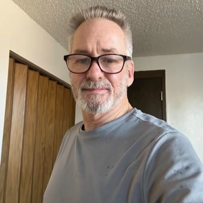 MaximoDavid12's profile picture. Sb needed telegram @daddymike303