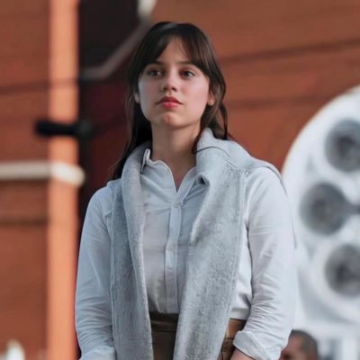 just 20 years old who’s a fan girl of Jenna Ortega and Taylor Swift (and etc) and I am broke as fuck❤️